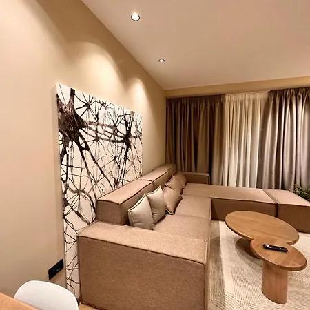 Aia & Apartment *