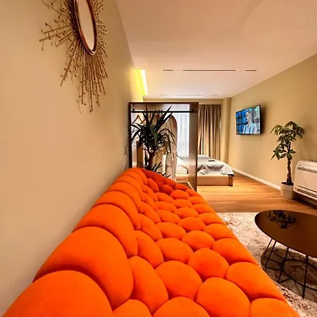 Aia & Apartment
