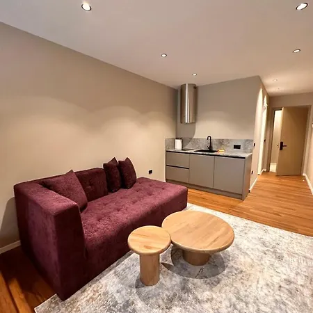 Apartment Aia & *