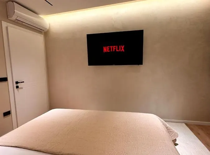 Aia & Appartamento Tirana